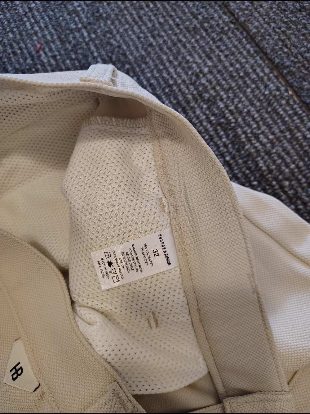 Men's Cream Flat-Front Performance Shorts